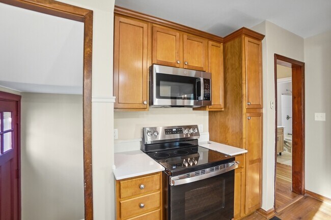 Building Photo - 1028 Colwick Dr