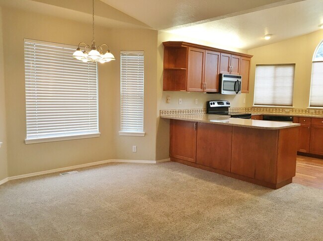 Building Photo - Beautiful 3 bed 2 bath home in a quiet cul-d-sack in downtown Eagle off Palmetto Ave