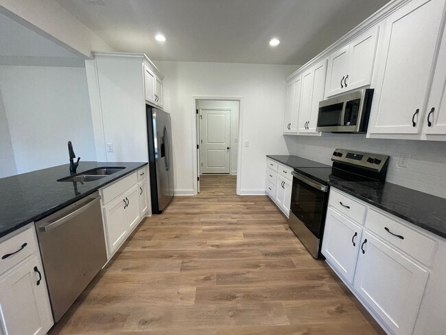 Building Photo - Brand New 3/2 House in Celanese- $1,995