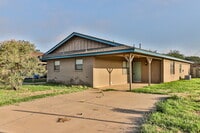Building Photo - 2/2 in Frenship Schools. LOCATION! 1/2 off first months rent!
