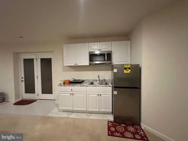 Building Photo - 24800 Beardgrass Pl