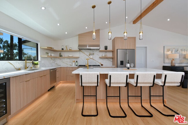 Building Photo - 26065 Farmfield Rd