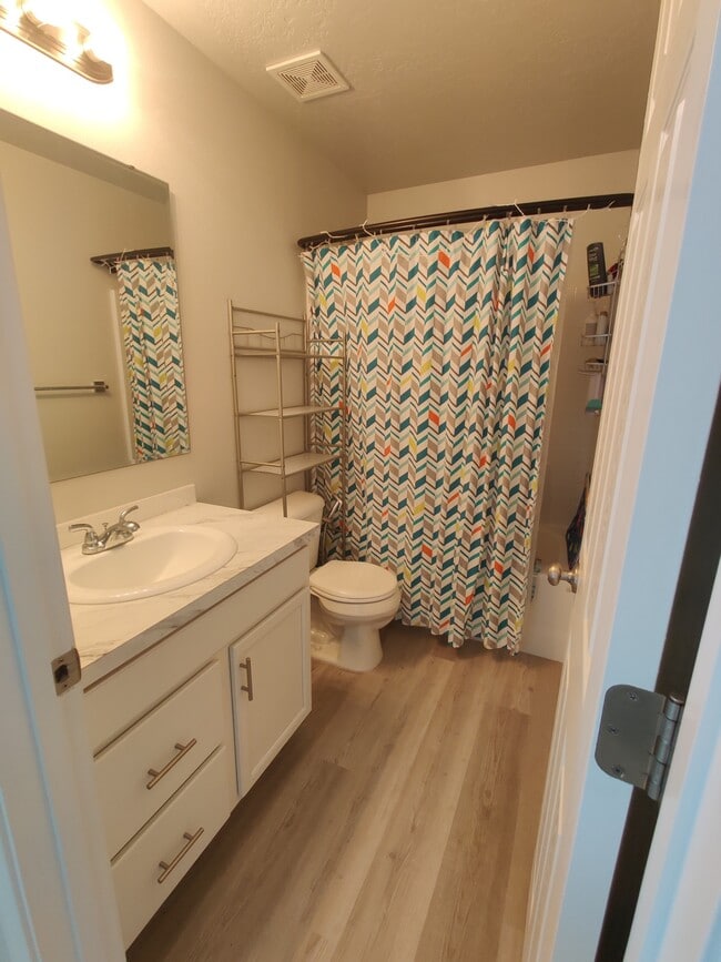 Building Photo - 1690 SW Gabar Ct