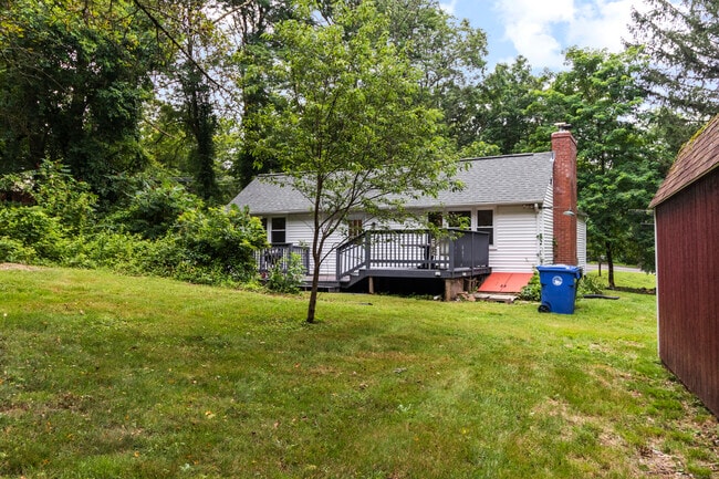 Building Photo - 518 Merrow Rd