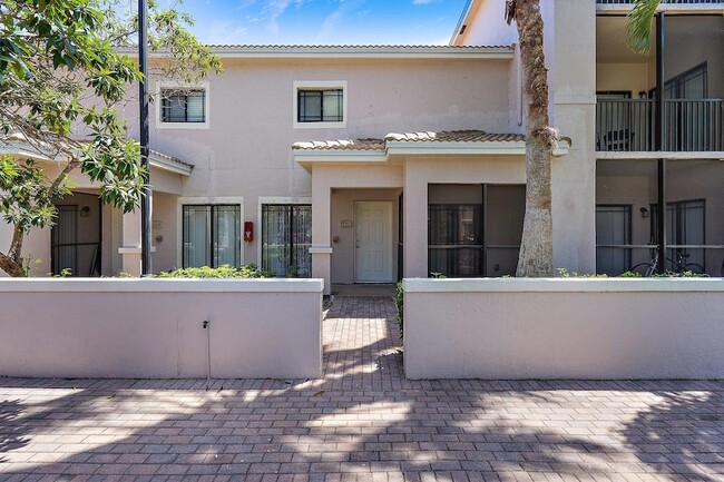 Building Photo - 2803 Sarento Pl