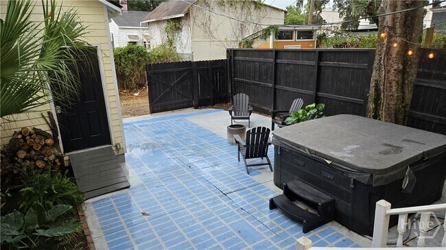 Building Photo - 14 E 41st St