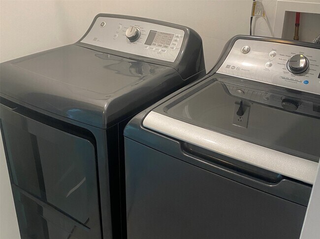 Building Photo - 1717 Althea Dr