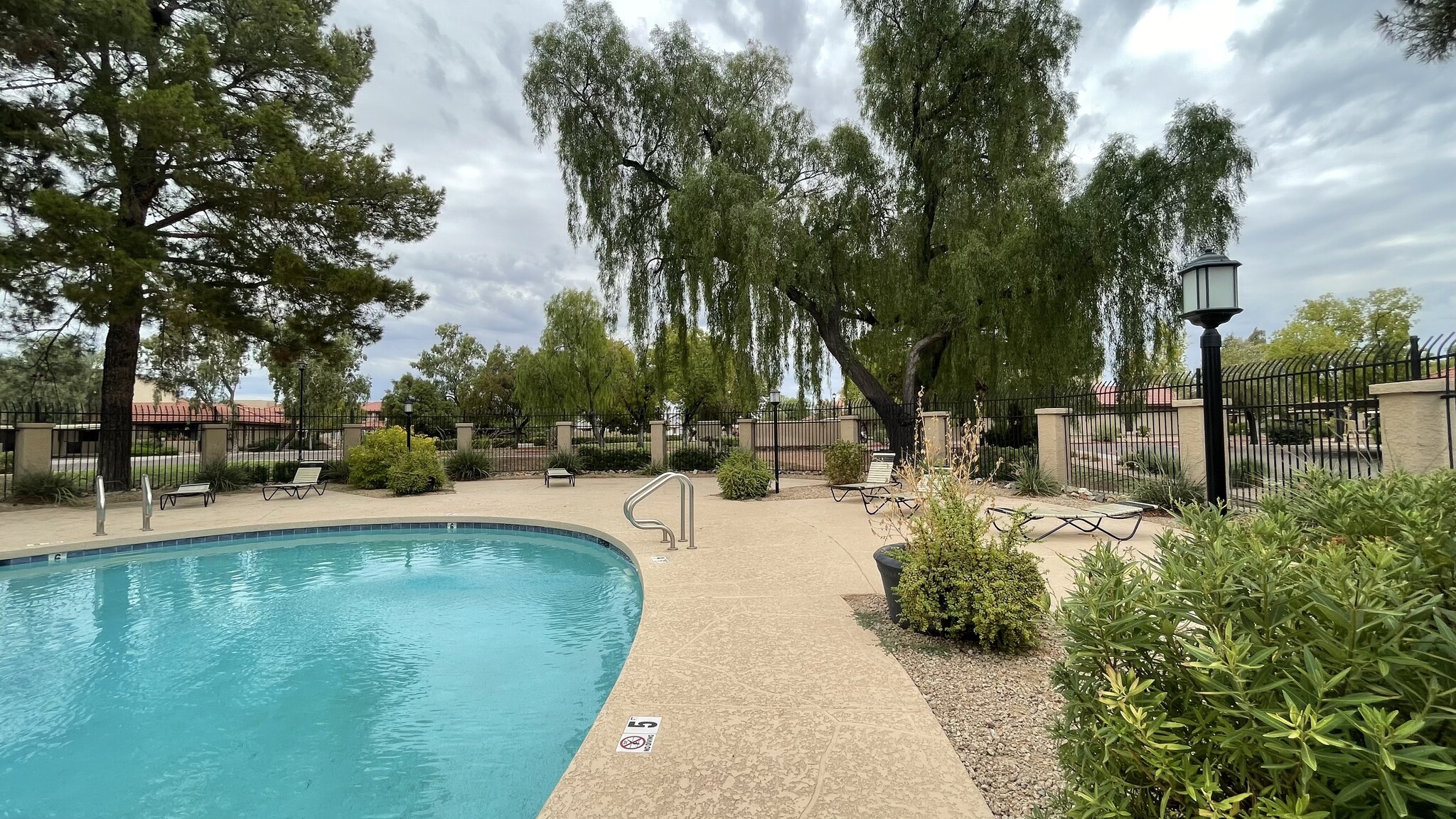 Building Photo - 8625 E Belleview Pl