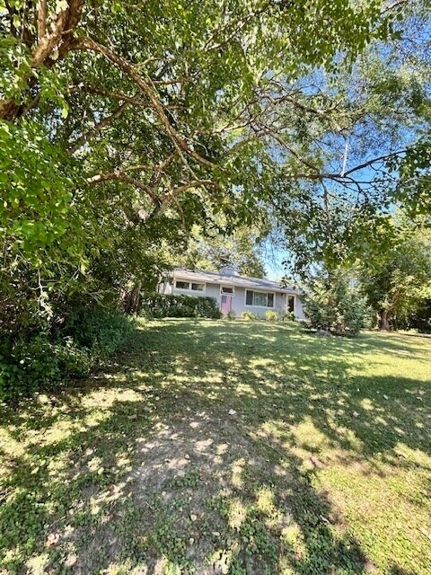 Primary Photo - 2300 Highmoor Rd