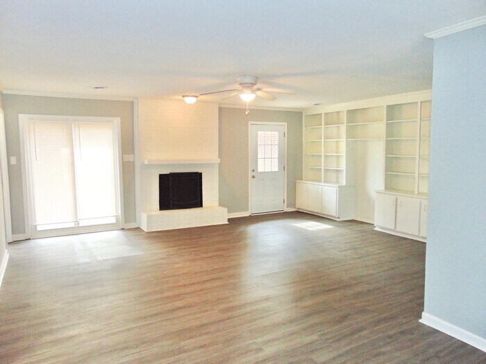 Building Photo - 5958 Lake Trace Cir