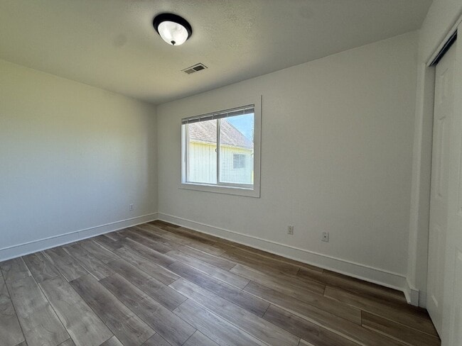 Building Photo - 2220 McKinney Ln