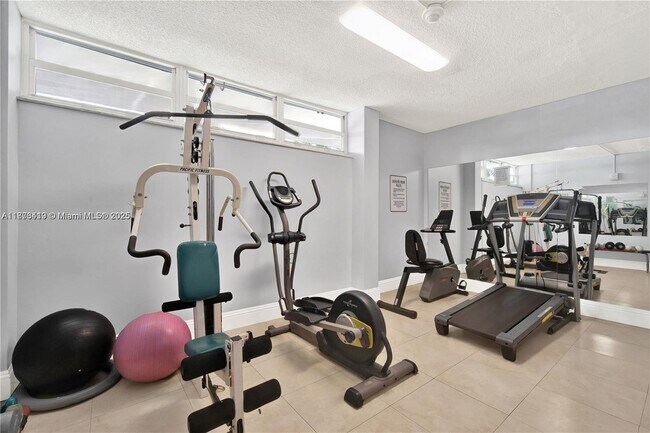 Building Photo - 13155 Ixora Ct