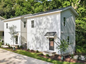 Building Photo - 2815 Wilcox Pl