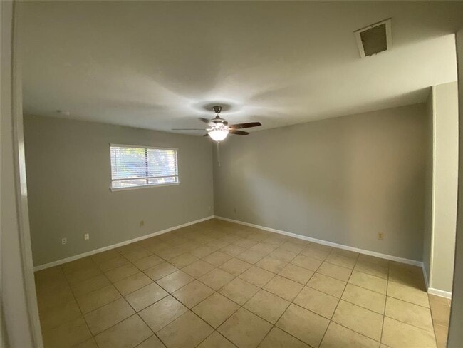 Building Photo - 11204 Brushy Glen Dr