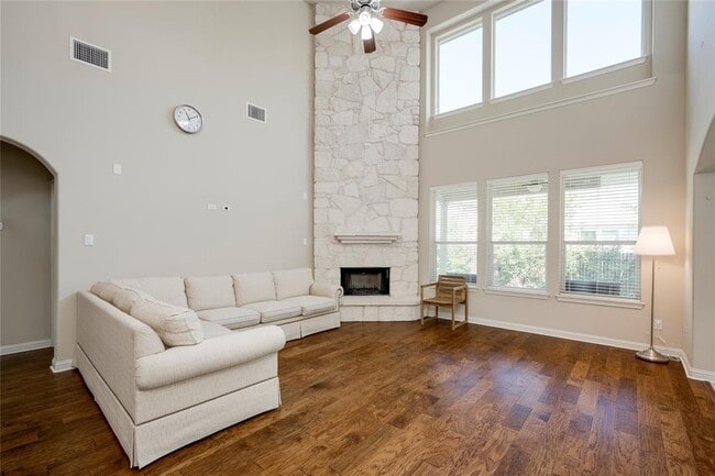 Building Photo - 4211 Oldenburg Ln
