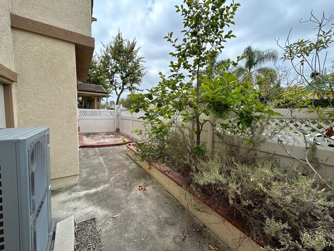 Building Photo - Beautiful 4 Bed 3 Bath Fullerton Home with Office
