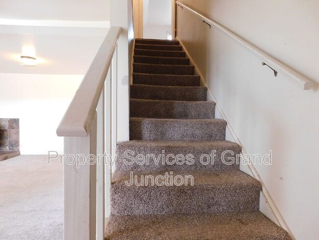 Building Photo - 1278-1215 15 Rd