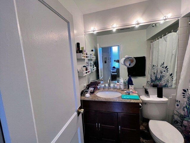 Building Photo - 2129 N Southport Ave