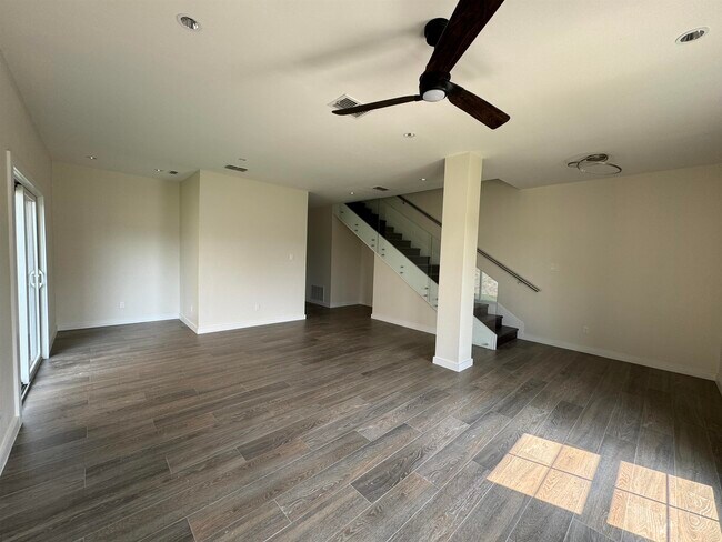 Building Photo - 210 Veracruz Dr