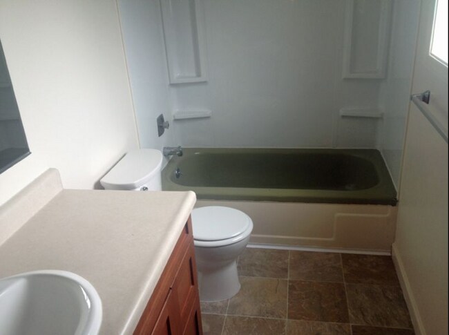 Building Photo - HsuP05