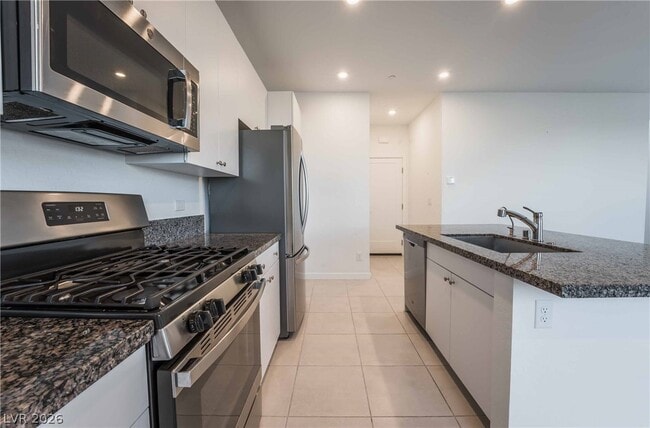 Building Photo - 9228 Desert Pearl Ave