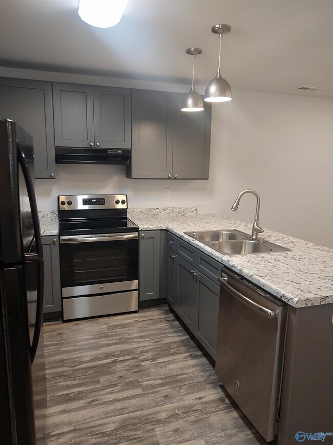 Building Photo - 100 Kaliegh Paige Cir