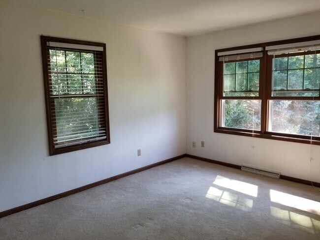 Building Photo - 131 E Brown Deer Rd
