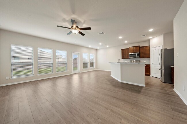 Building Photo - AVAILABLE NOW! Beautiful 3 Bedroom Home Located in Temple, Texas!