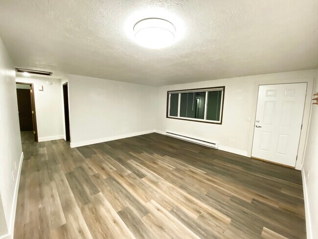 Building Photo - 3238 Lyon St SE