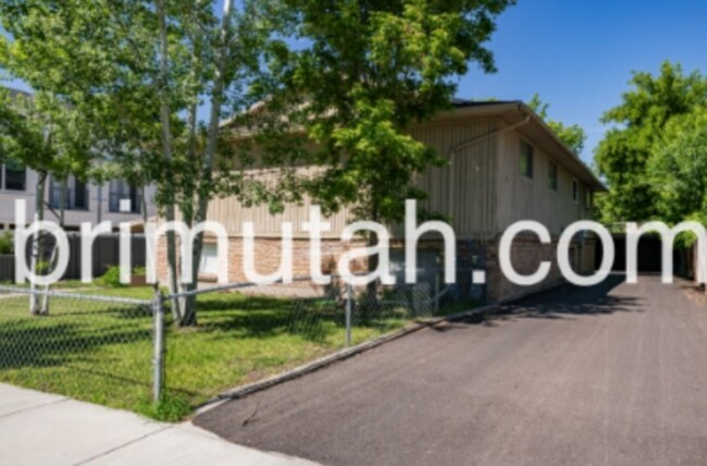 Building Photo - 2590 S 800 E