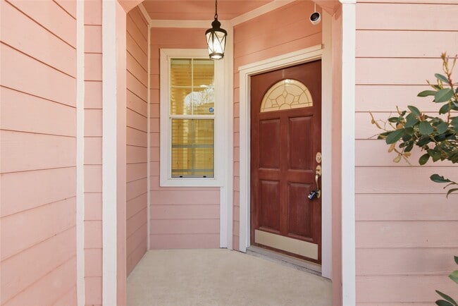 Building Photo - 415 San Julio St