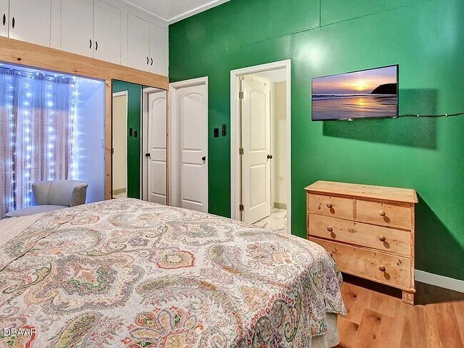 Building Photo - Bluelake