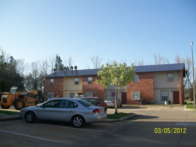 Outside Property - 106 Briarhill Rd