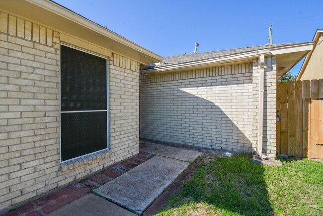 Building Photo - Charming Home for Rent in Southwest Houston !