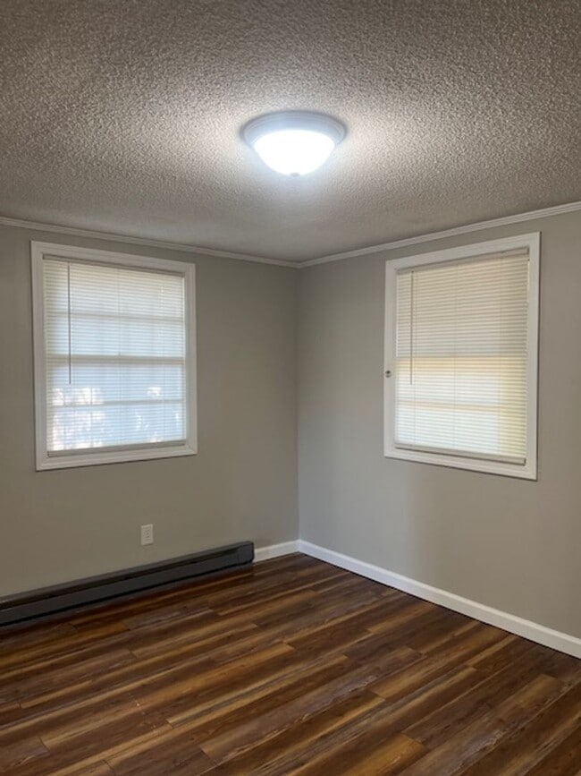 Building Photo - 209 Johnson St