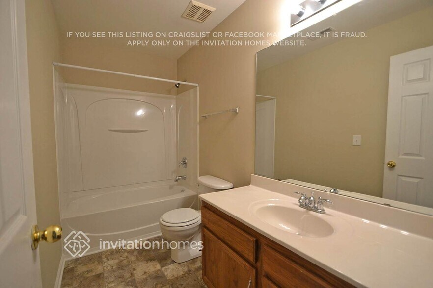 Building Photo - 2941 Deep Cove Dr NW