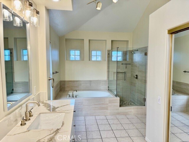 Building Photo - 26562 White Oaks Dr
