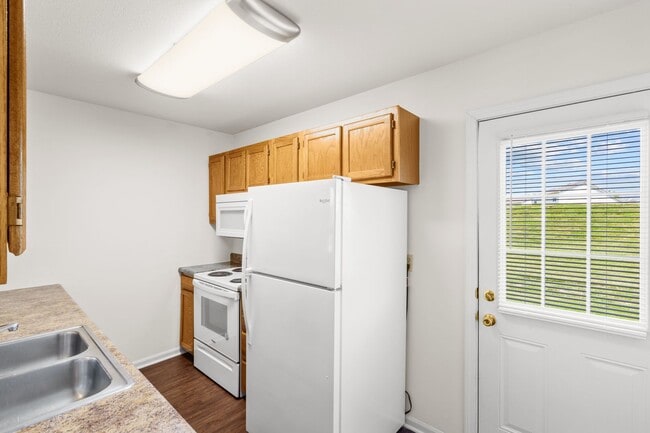 Building Photo - 3515-3517 Prescott Dr.