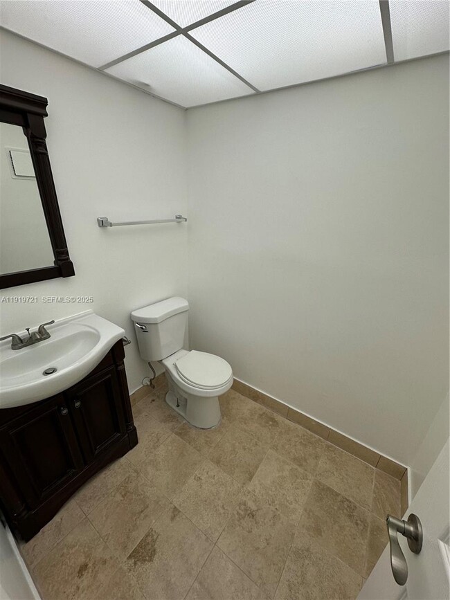 Building Photo - 1281 SW 124th Ct