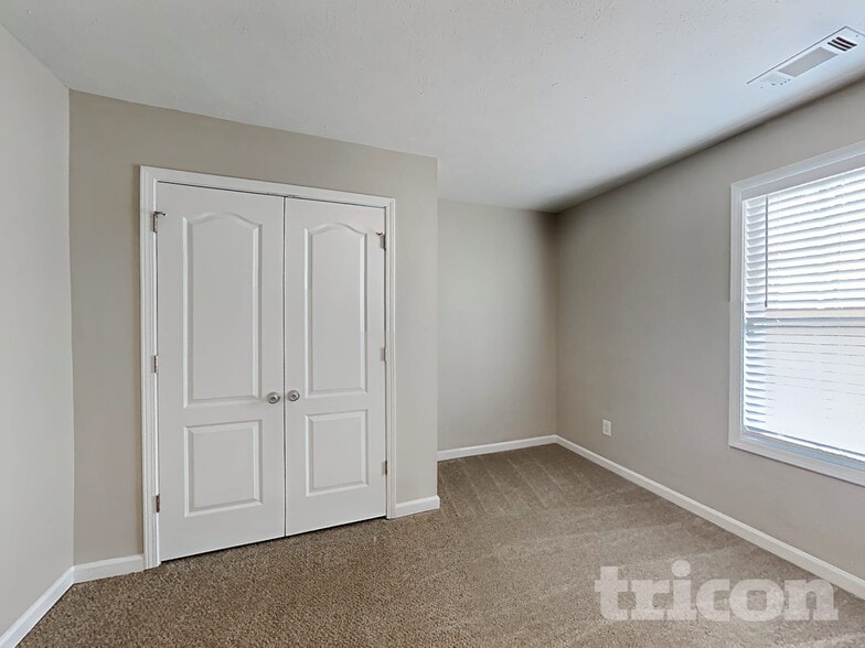 Building Photo - 204 Cobblestone Ln