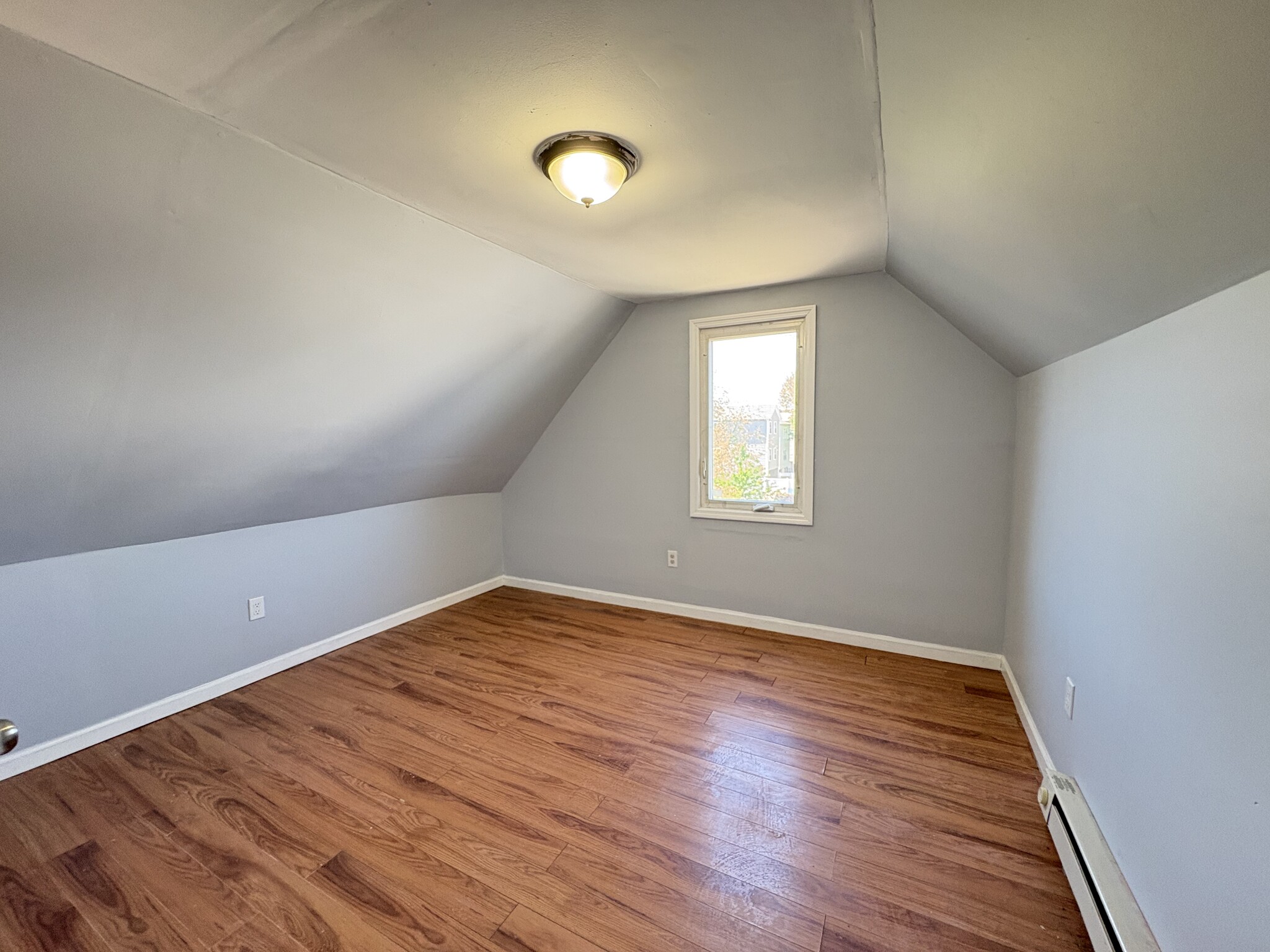 Building Photo - 130 4th St