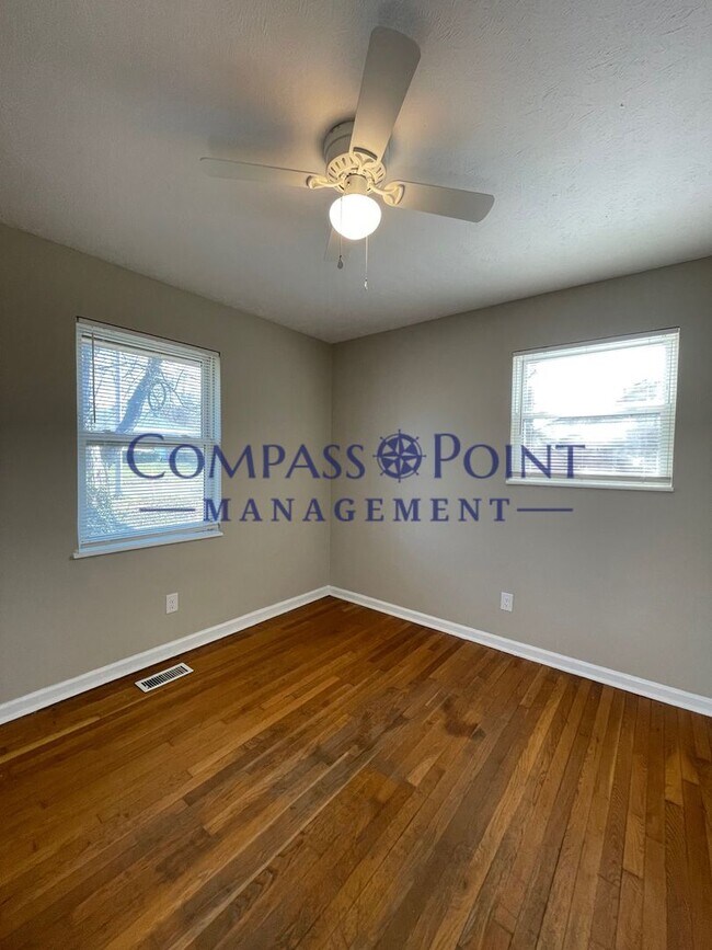 Building Photo - Newly Renovated Just For You! First Month's Rent Free!!