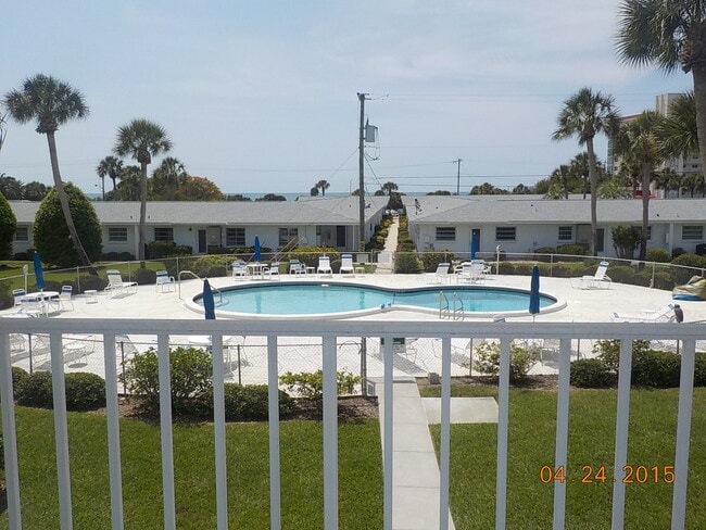 Building Photo - 100 The Esplanade S