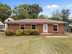 Building Photo - Fantastic 3 Bedroom Ranch home in SE Ralei...
