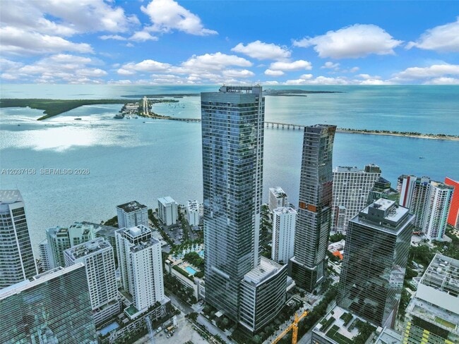 Building Photo - 1435 Brickell Ave