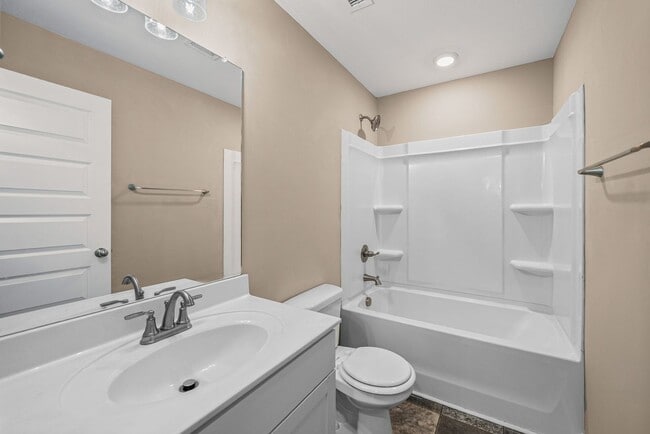 Building Photo - Beautiful 3 Bedroom 2 Full Bath Home For Rent!