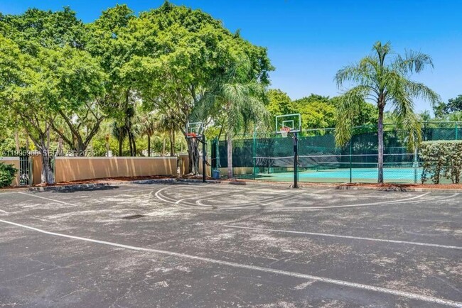 Building Photo - 19801 E Country Club Dr