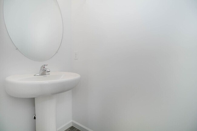 Building Photo - 1829 Shady Ln