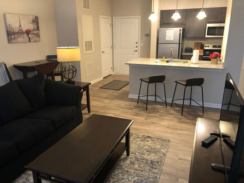 Building Photo - 1526 Millspring Dr