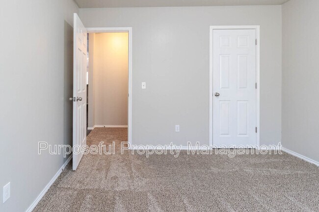 Building Photo - 1809 West Antler Way